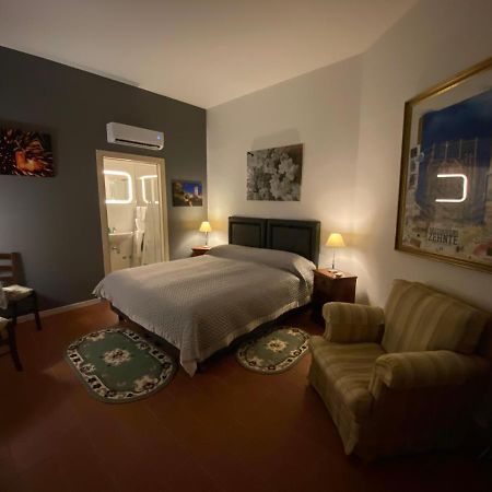 Lenzi'S Bottega And Gallery Suites Vicopisano ภายนอก รูปภาพ